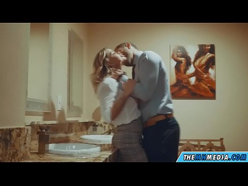 ❤️ Quandu una bionda tettona ti seduce in un bagnu publicu ☑ Video sessu à noi % co.hdpornpics.ru% ️❤
